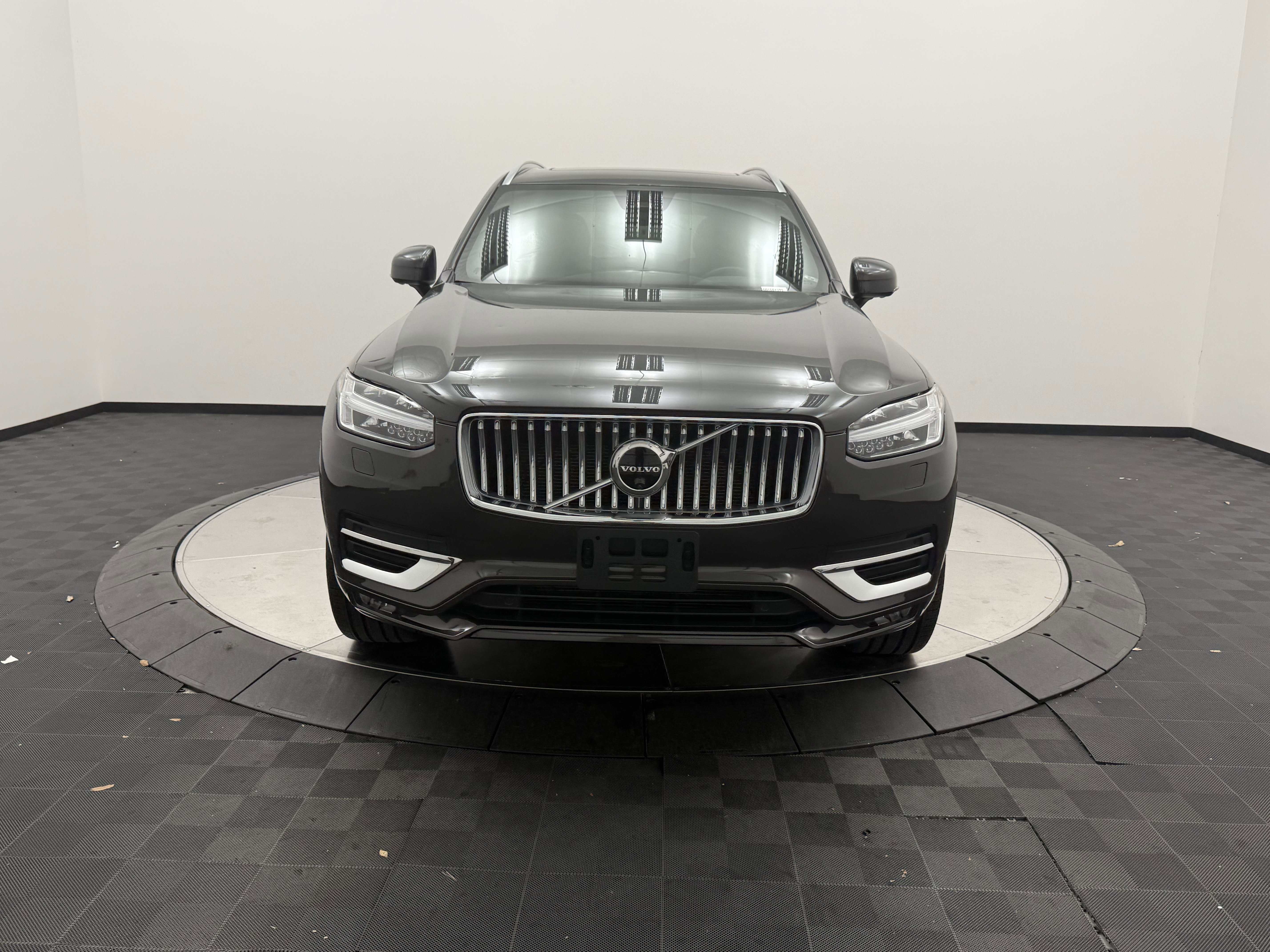 Certified 2023 Volvo XC90 B6 Plus w/ Protection Package Premier AWD/4WD image 2
