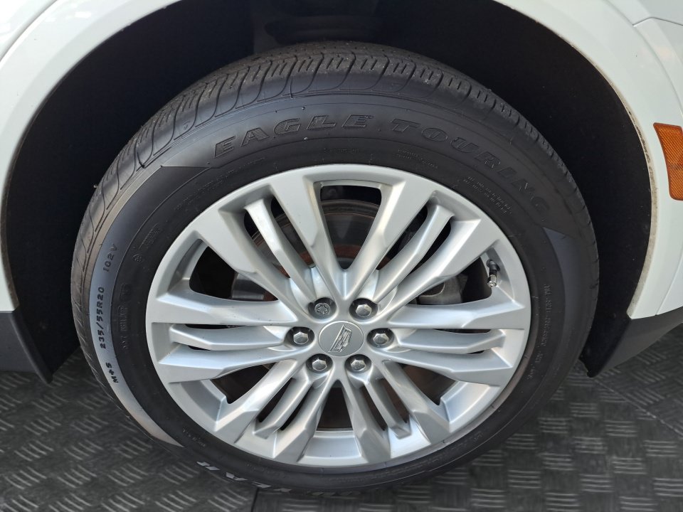 Used 2017 Cadillac XT5 Premium Luxury FWD image 17