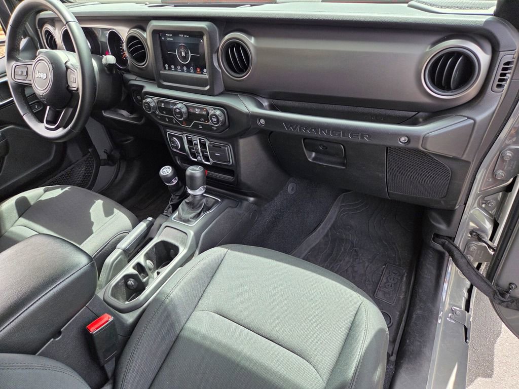 Used 2022 Jeep Wrangler Unlimited Sport AWD/4WD image 16