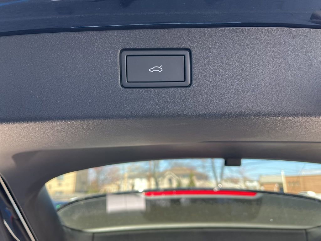 New 2025 Volkswagen Tiguan SE image 14