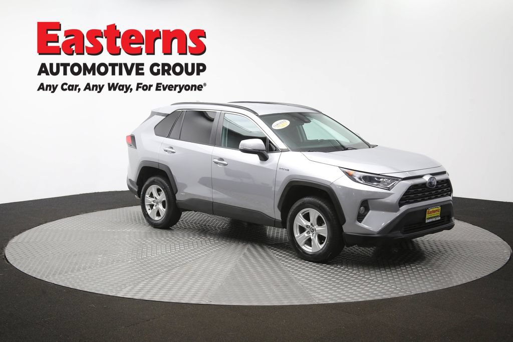 Used 2021 Toyota RAV4 XLE w/ XLE Grade Weather Package AWD/4WD image 50