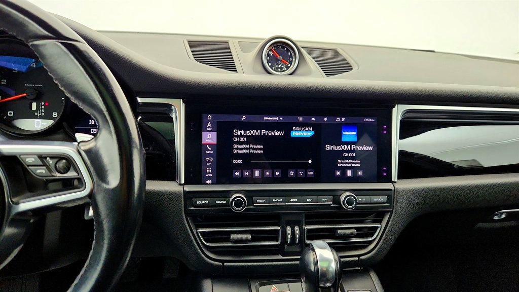 Used 2020 Porsche Macan AWD with Premium Package Plus image 18