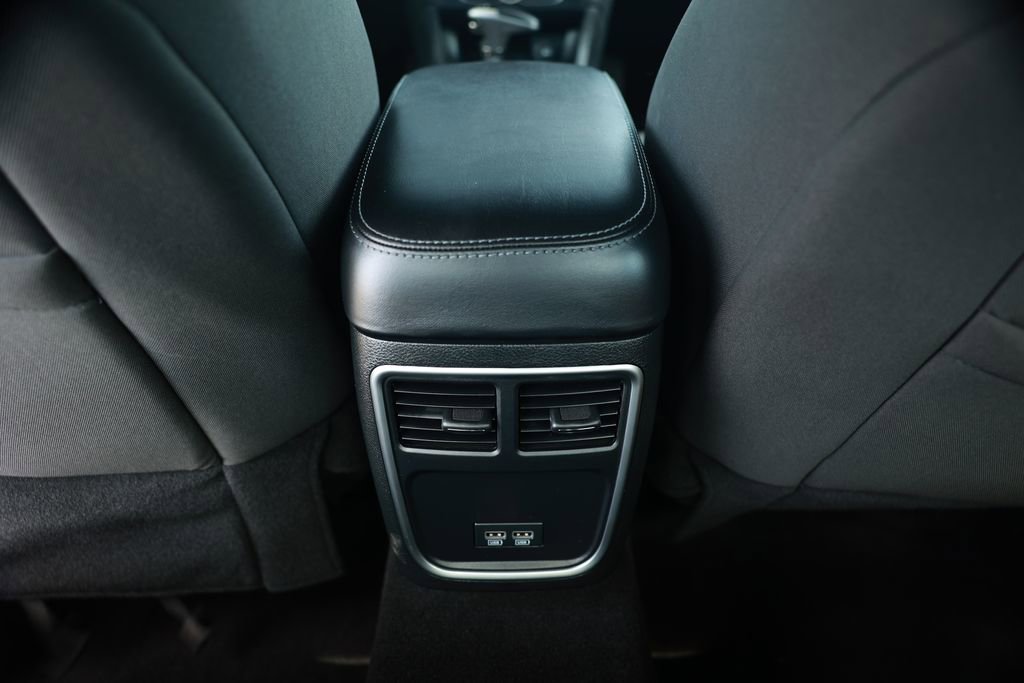 Used 2020 Dodge Charger SXT w/ Driver Convenience Group image 31