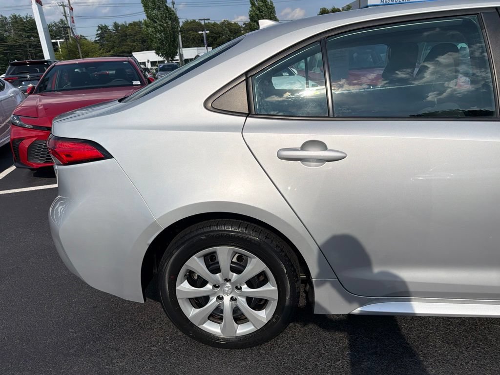 Used 2020 Toyota Corolla LE FWD image 4