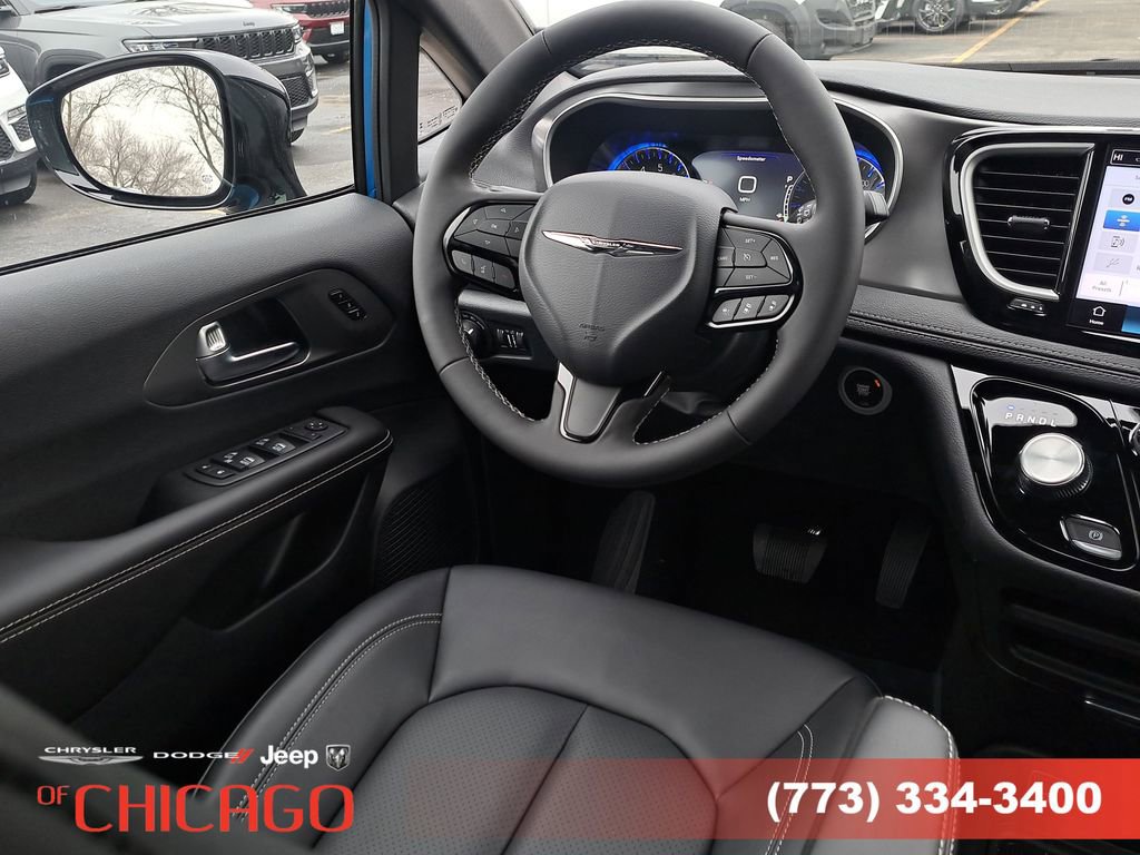 New 2026 Chrysler Pacifica Select w/ S Appearance Package image 19