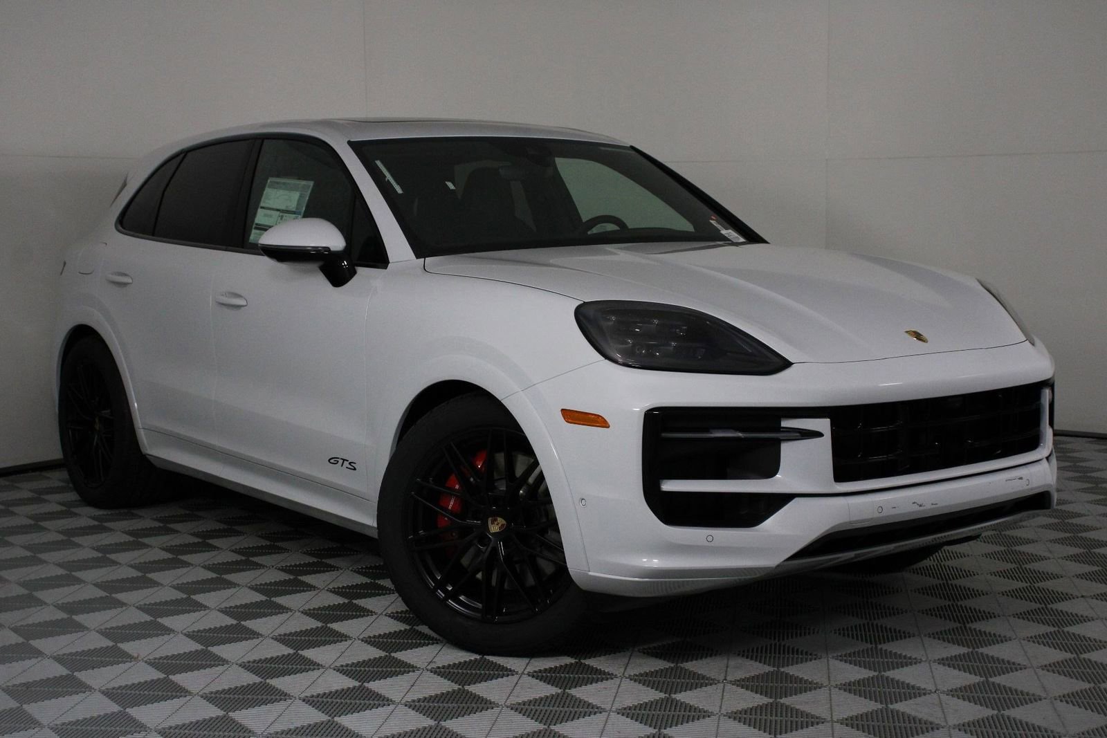 New 2026 Porsche Cayenne GTS image 9