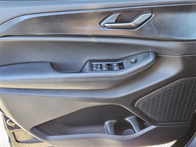 Used 2025 Jeep Grand Cherokee Laredo image 28