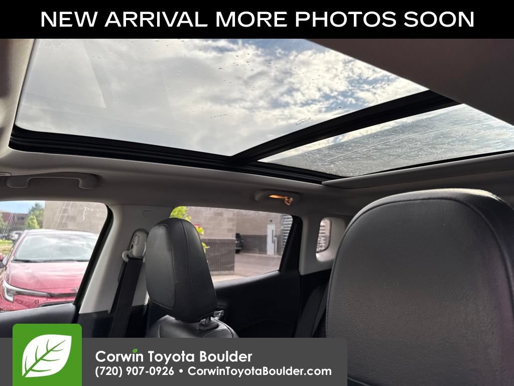 Used 2018 Jeep Compass Limited w/ Navigation Group AWD/4WD image 12