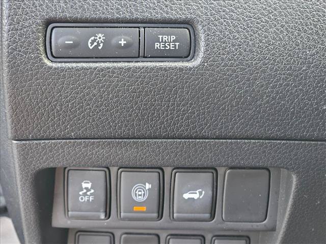 Used 2017 Nissan Rogue SL FWD image 7