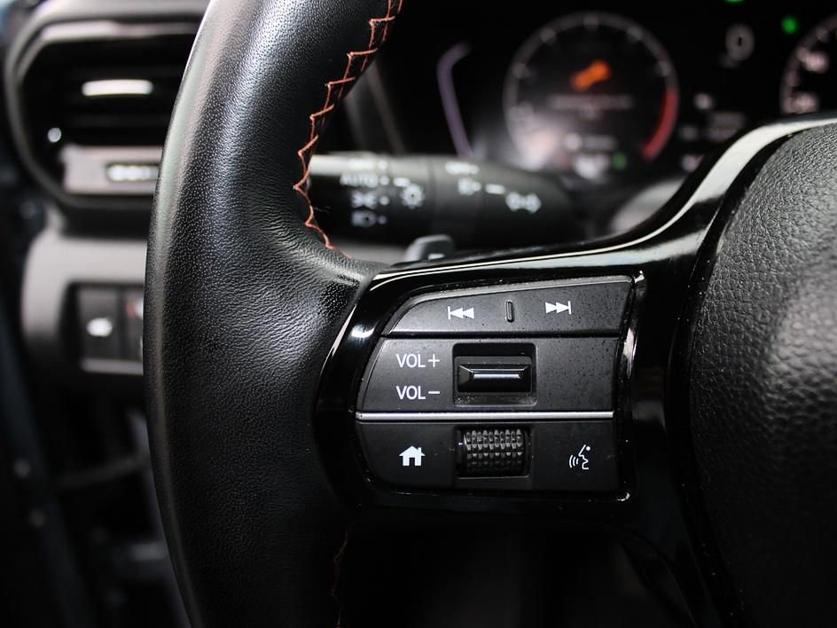 Used 2025 Honda Pilot TrailSport image 26