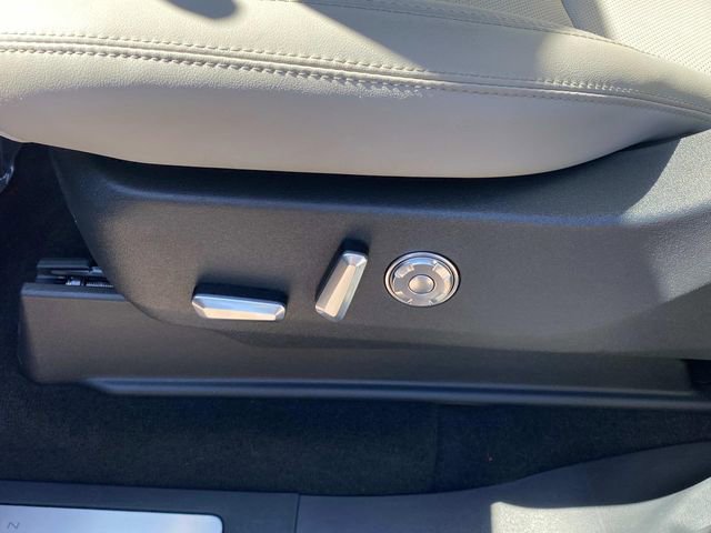 New 2026 Lincoln Navigator Reserve w/ Jet Appearance Package AWD/4WD image 13