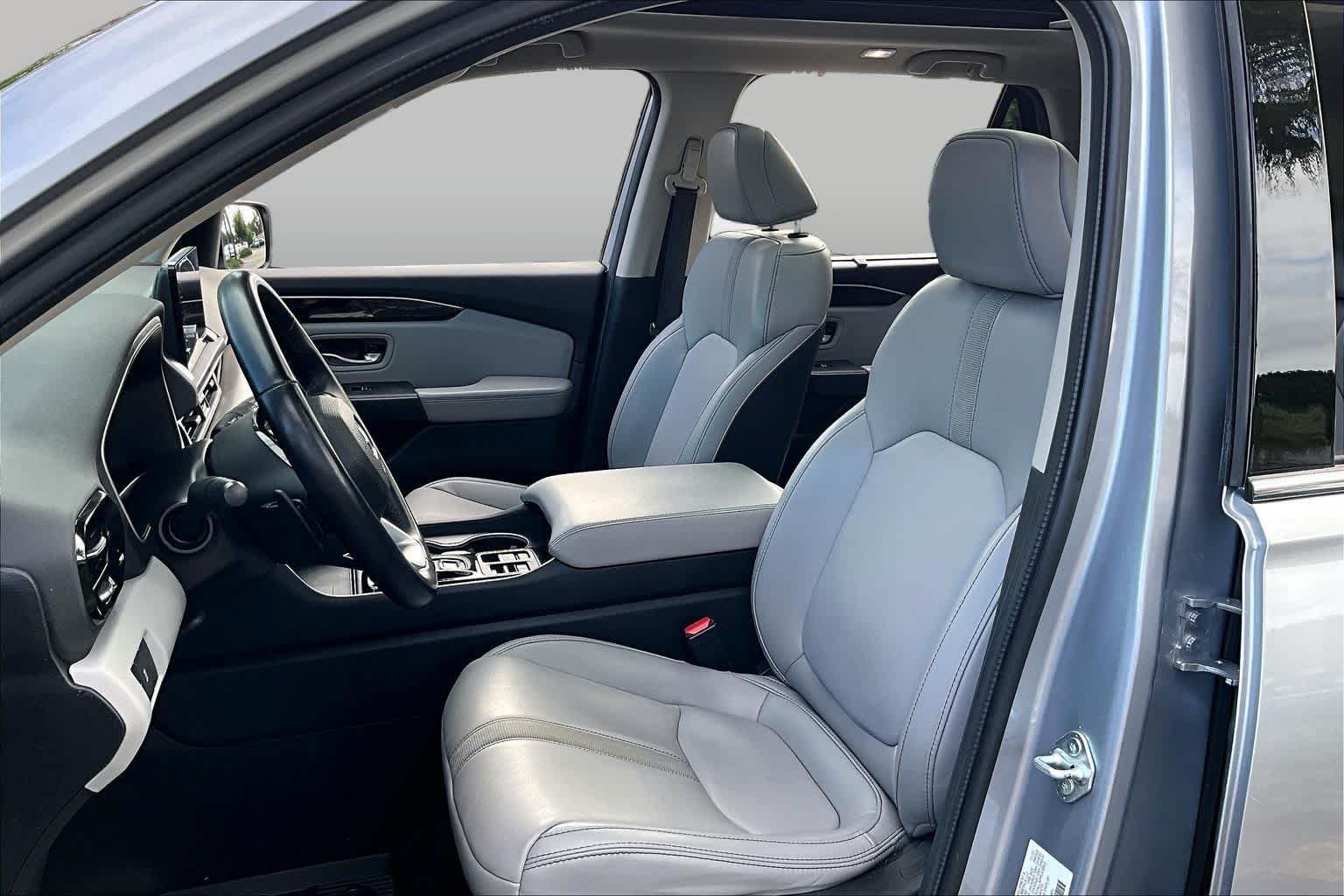 Used 2024 Honda Pilot Touring image 8
