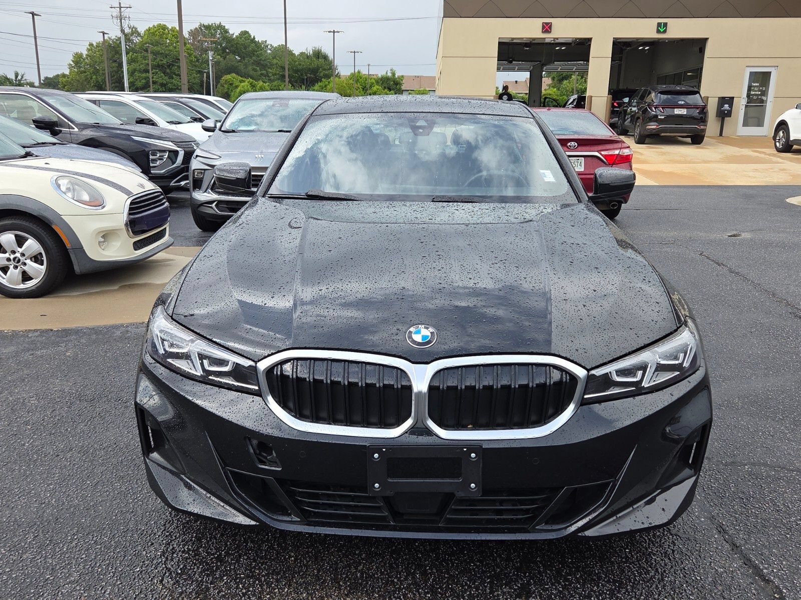 Used 2025 BMW 330i Sedan RWD image 2