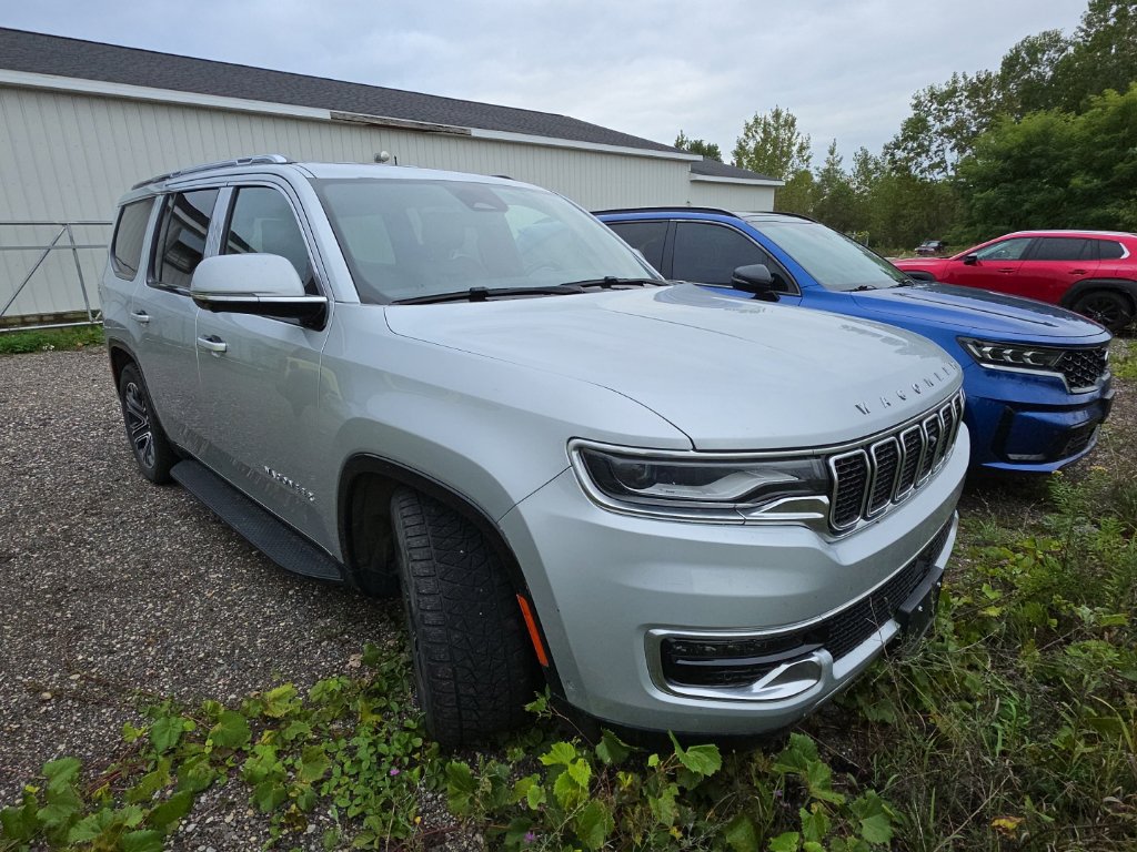 Used 2022 Jeep Wagoneer Series III w/ Rear Seat Entertainment Group AWD/4WD image 3