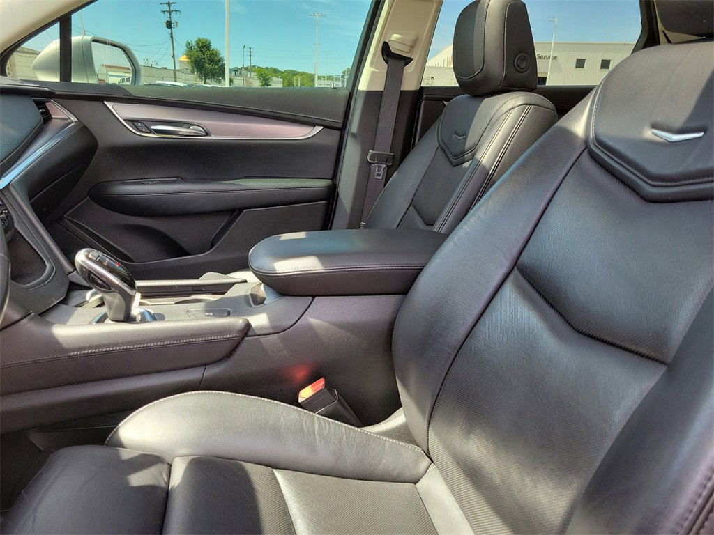 Used 2017 Cadillac XT5 Luxury image 20