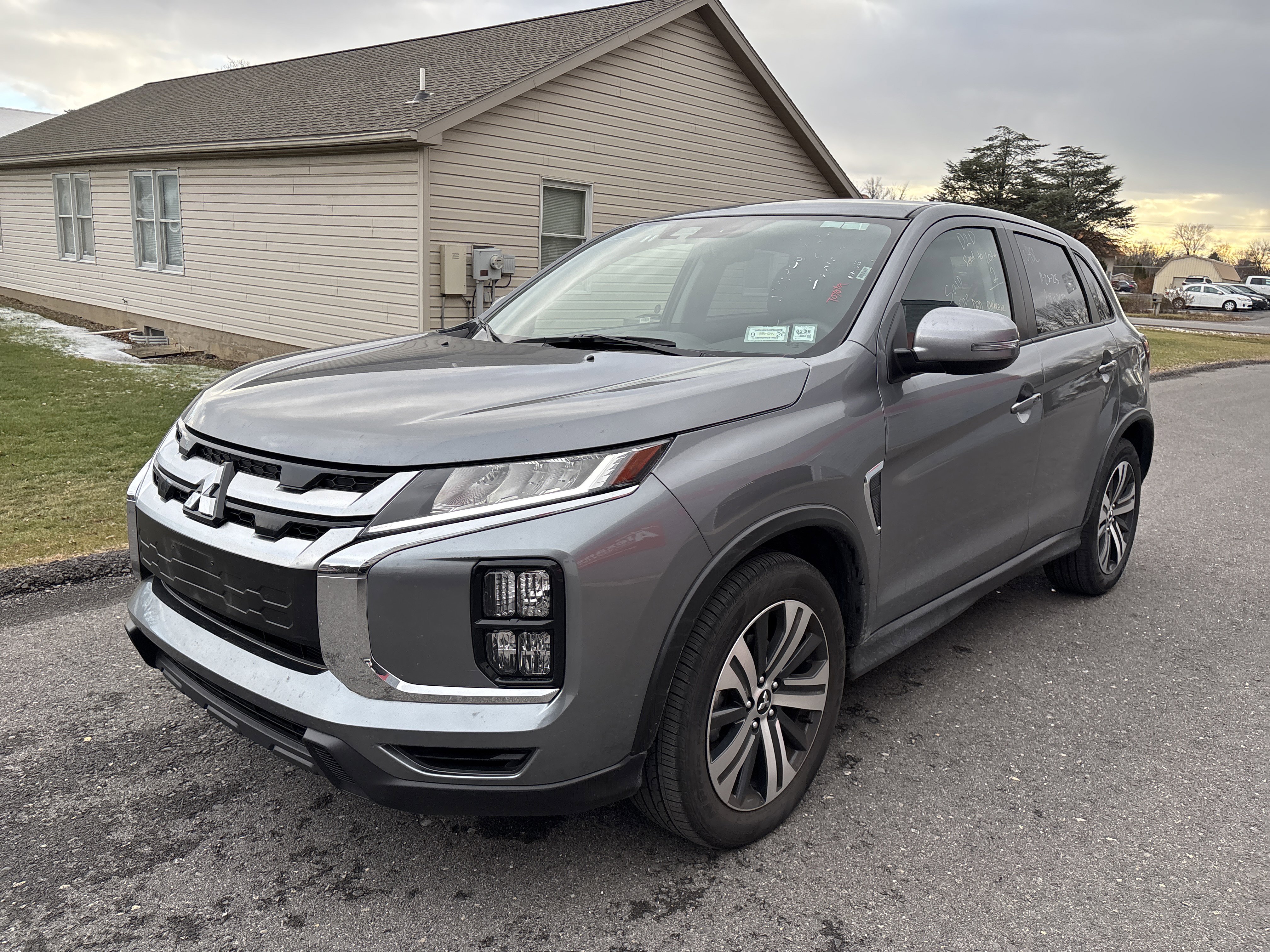 Used 2025 Mitsubishi Outlander Sport SE image 8