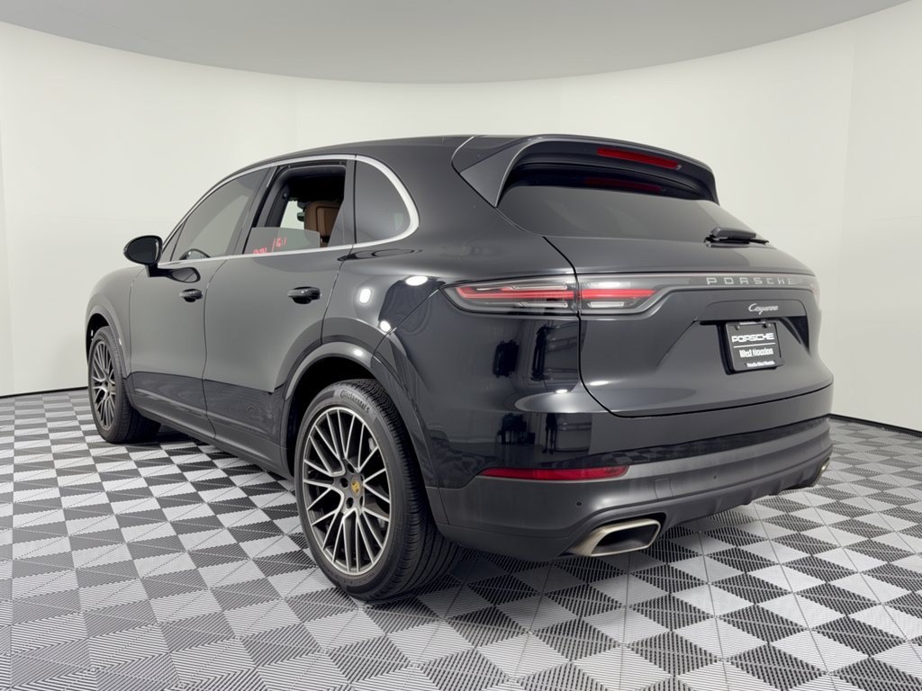 Certified 2022 Porsche Cayenne AWD/4WD image 3