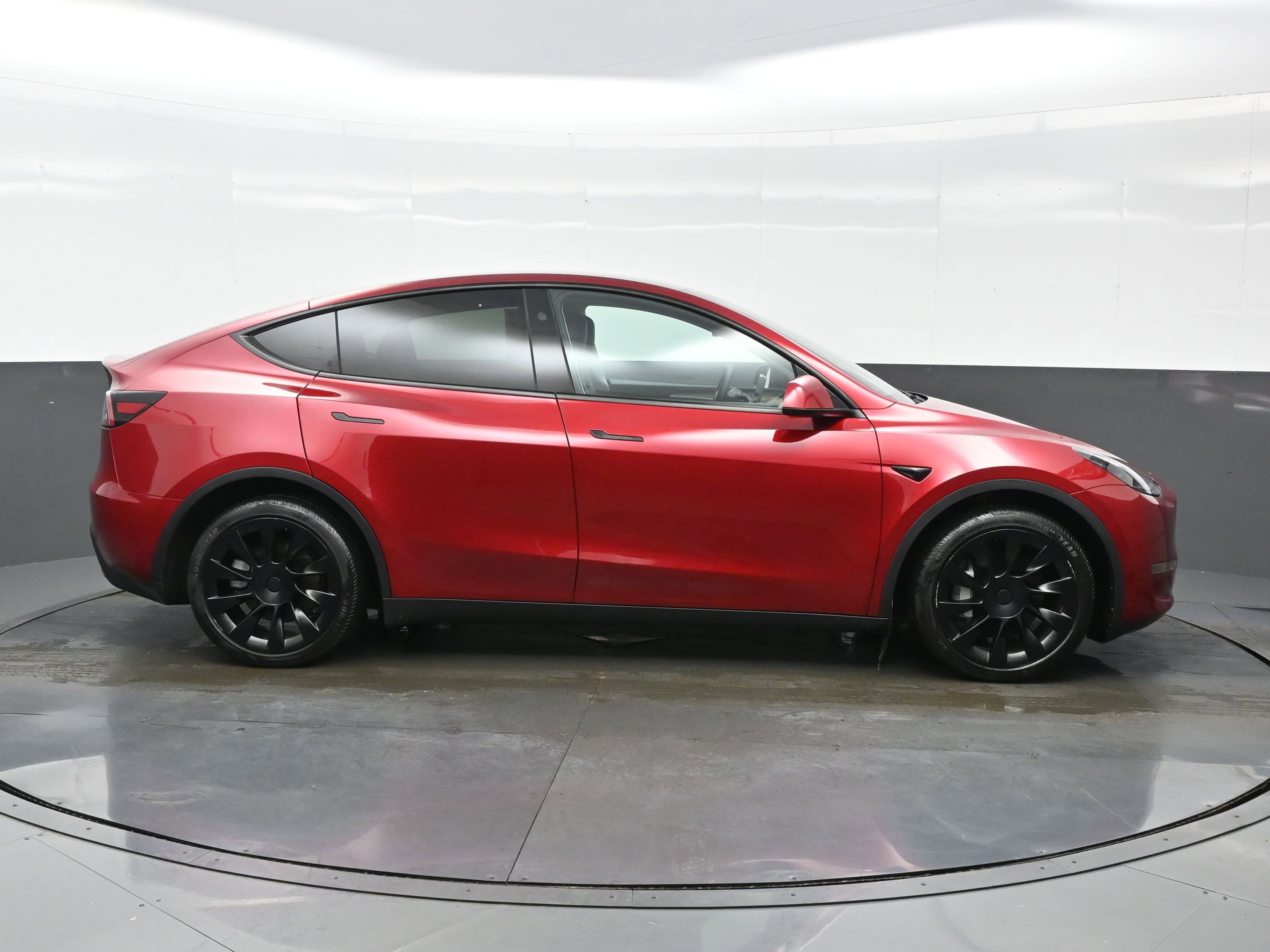 Used 2024 Tesla Model Y Long Range image 7