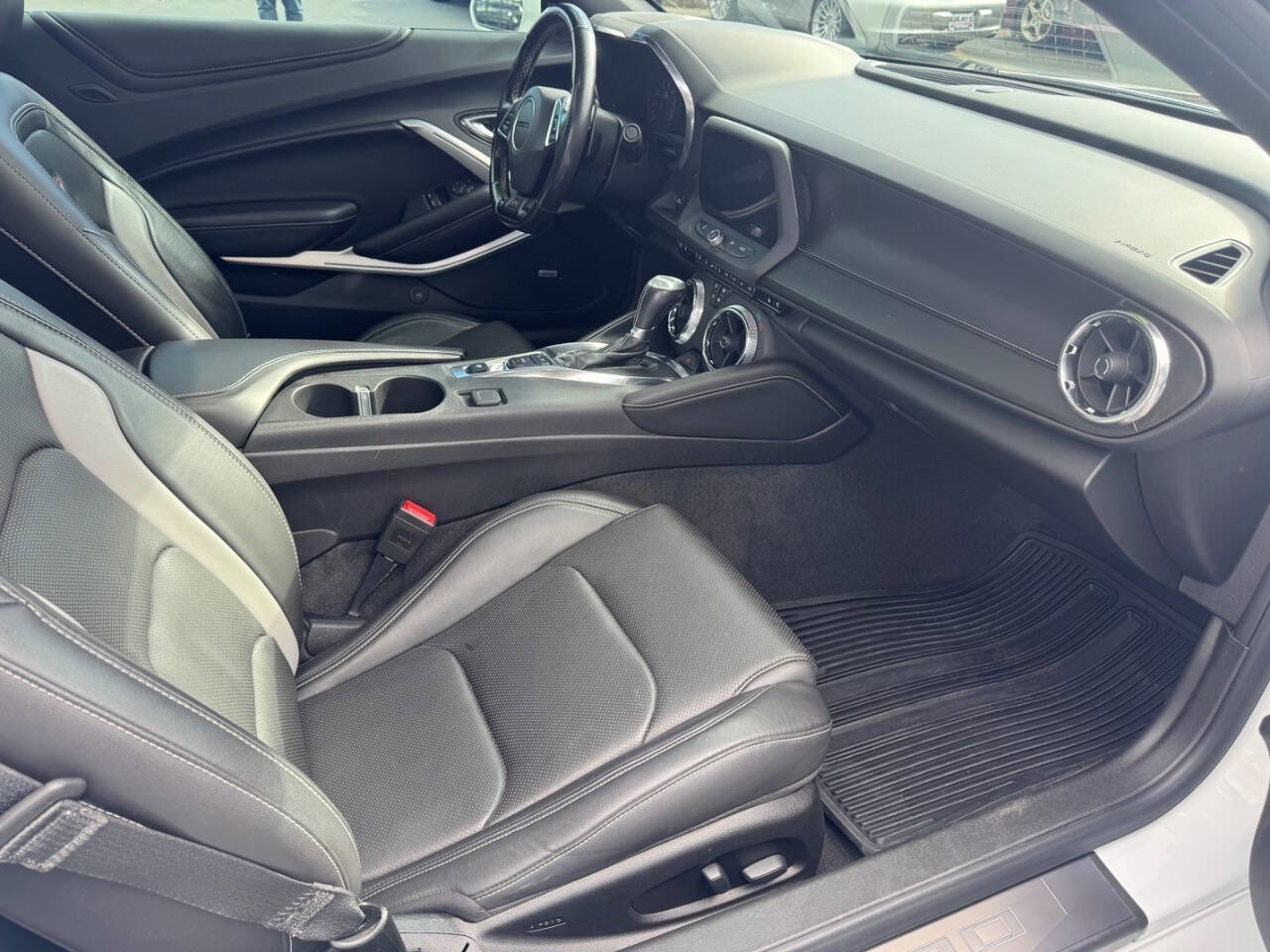 Used 2018 Chevrolet Camaro SS image 12