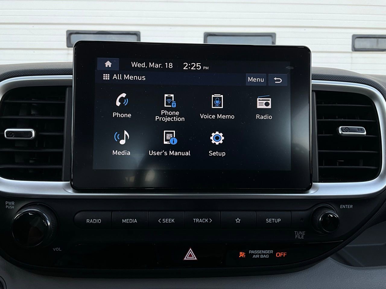 Used 2025 Hyundai Venue SEL image 30