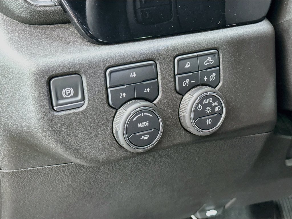 Used 2025 Chevrolet Silverado 3500 LT w/ All Star Edition AWD/4WD image 10
