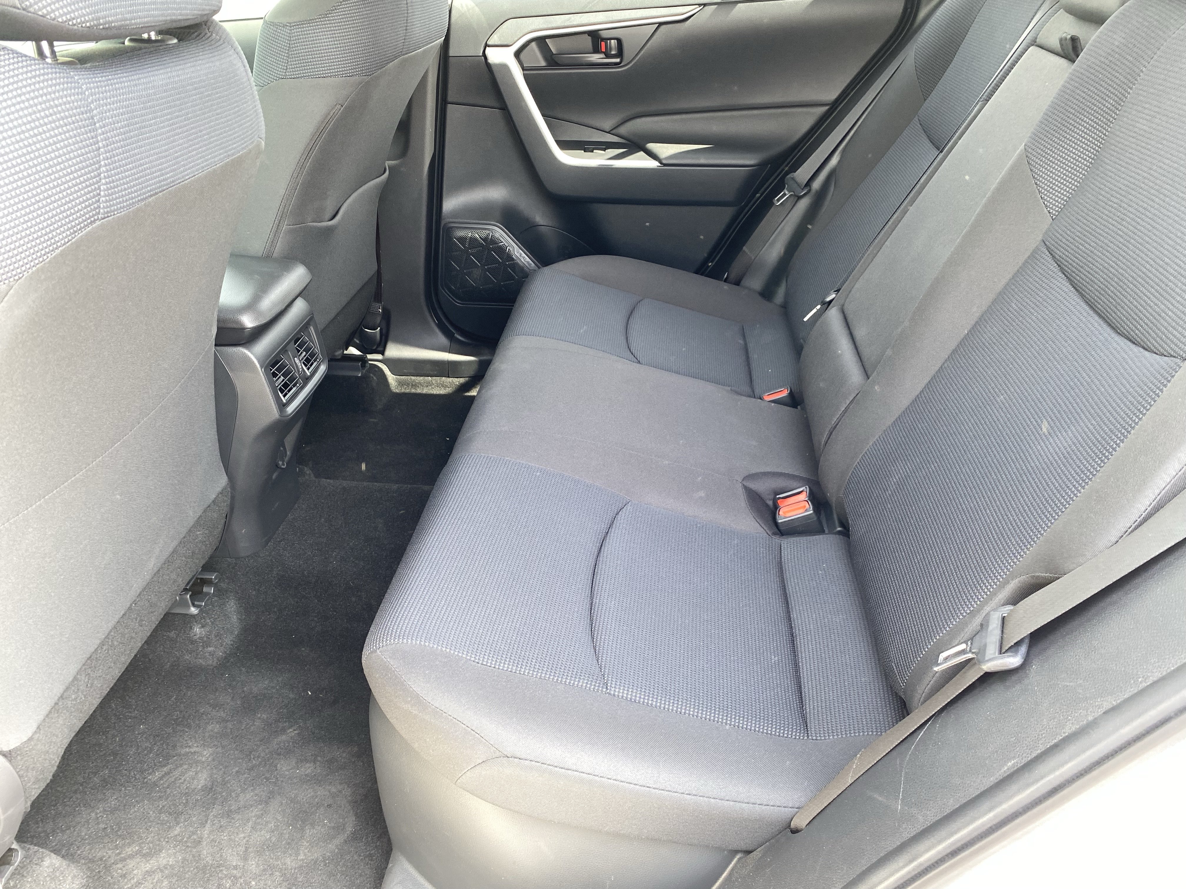 Used 2023 Toyota RAV4 LE AWD/4WD image 15