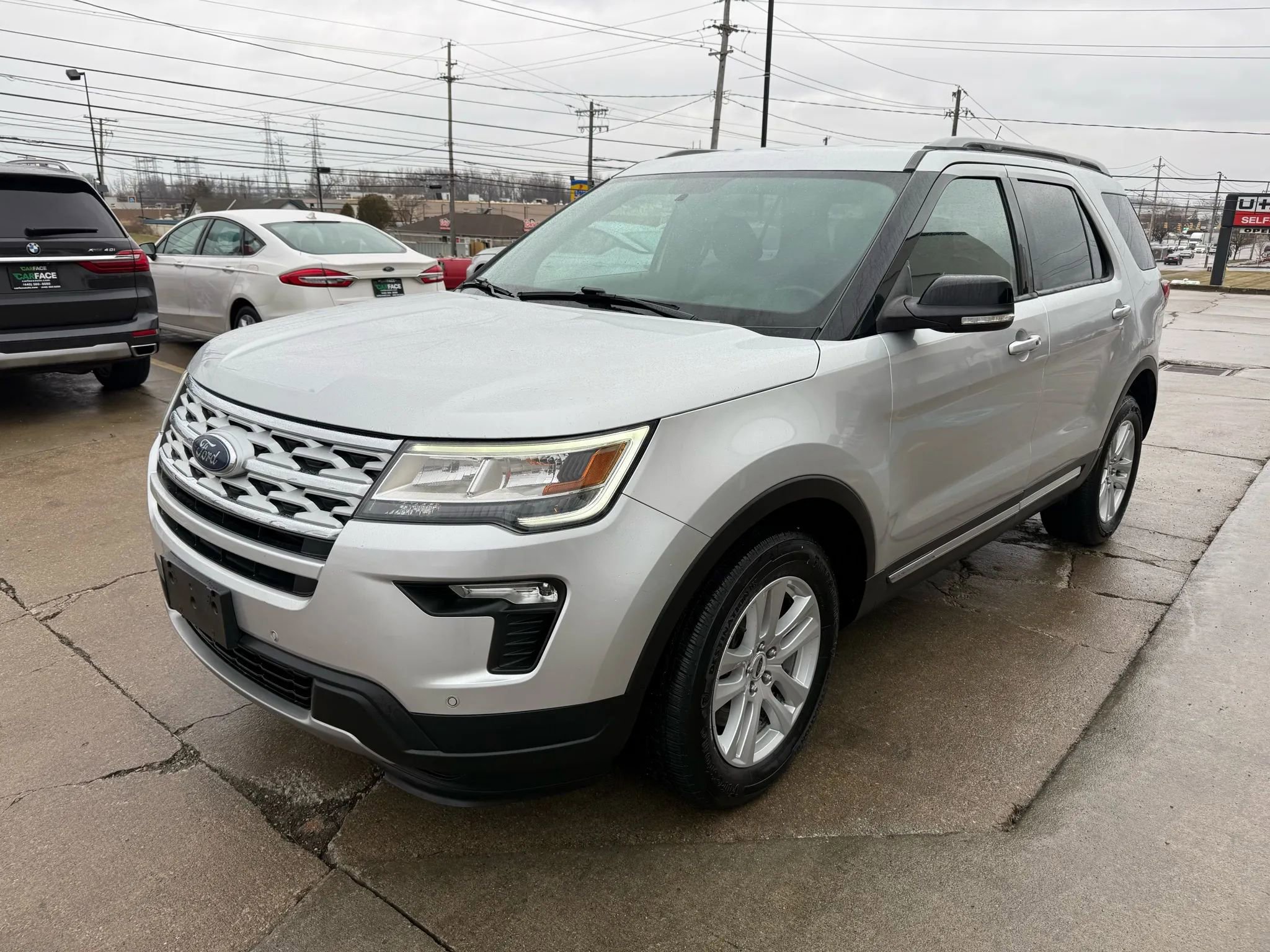 Used 2018 Ford Explorer XLT w/ Equipment Group 202A image 5