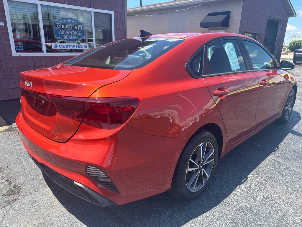 Used 2022 Kia Forte LXS w/ LXS Technology Package FWD image 5