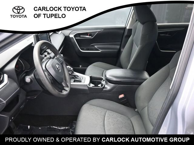 Used 2021 Toyota RAV4 XLE w/ Convenience Package FWD image 11