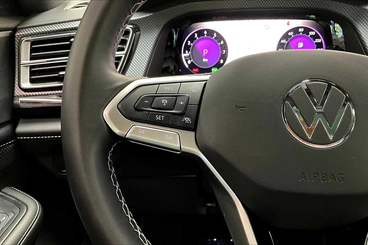 Used 2025 Volkswagen Atlas Cross Sport SEL image 21