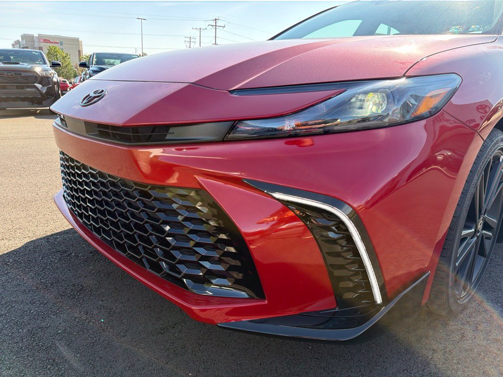New 2026 Toyota Camry Hybrid w/ Multimedia Upgrade Package FWD image 5