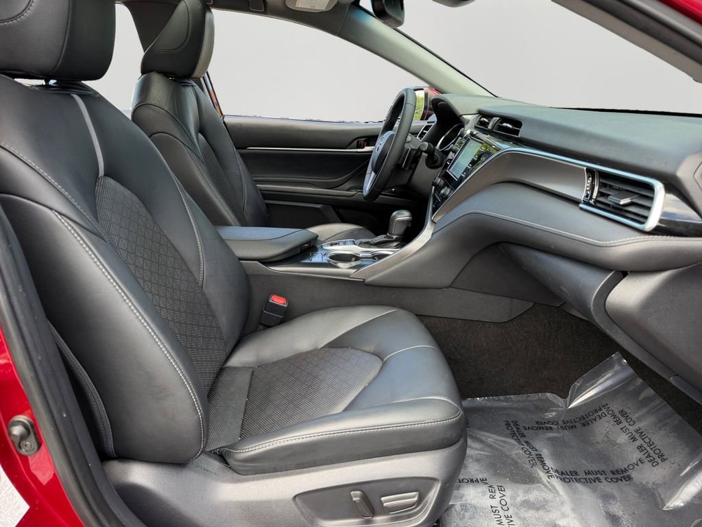 Used 2018 Toyota Camry XSE FWD image 8