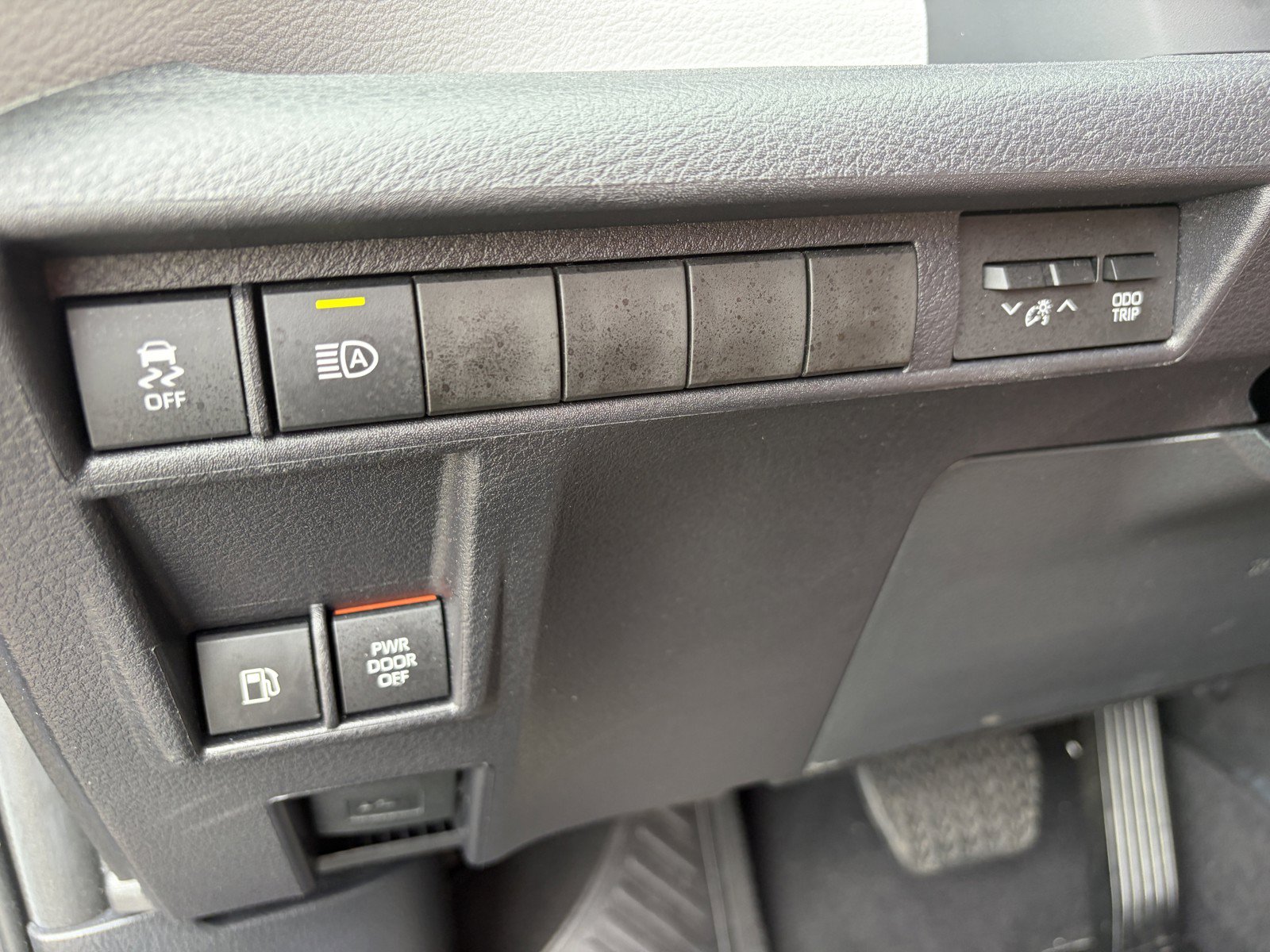 Used 2026 Toyota Sienna XLE FWD image 26