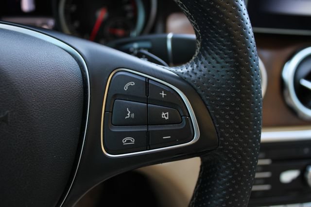 Used 2020 Mercedes-Benz GLA 250 4MATIC w/ Premium Package image 8