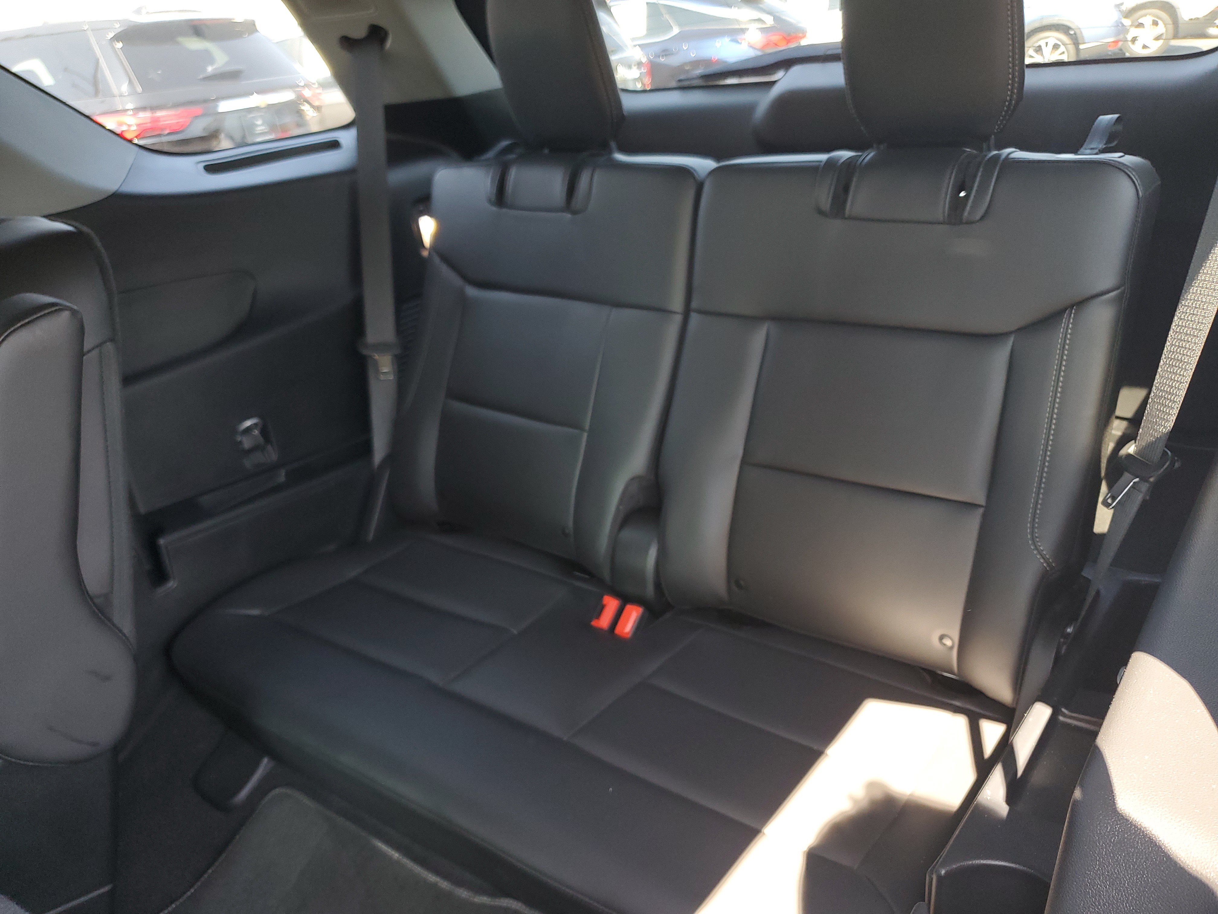 Used 2023 Ford Explorer XLT w/ Equipment Group 202A AWD/4WD image 13