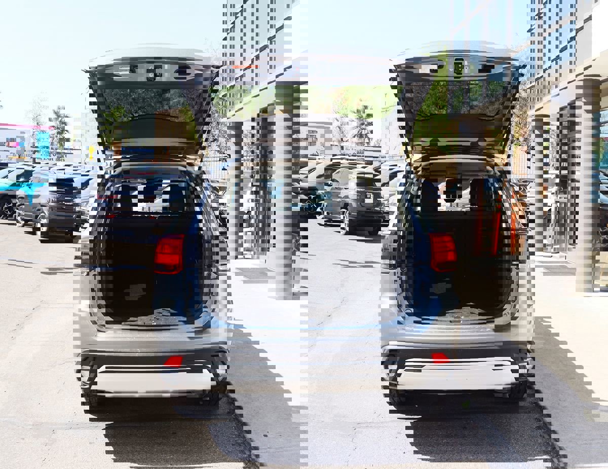 Used 2020 Mitsubishi Outlander SE image 22