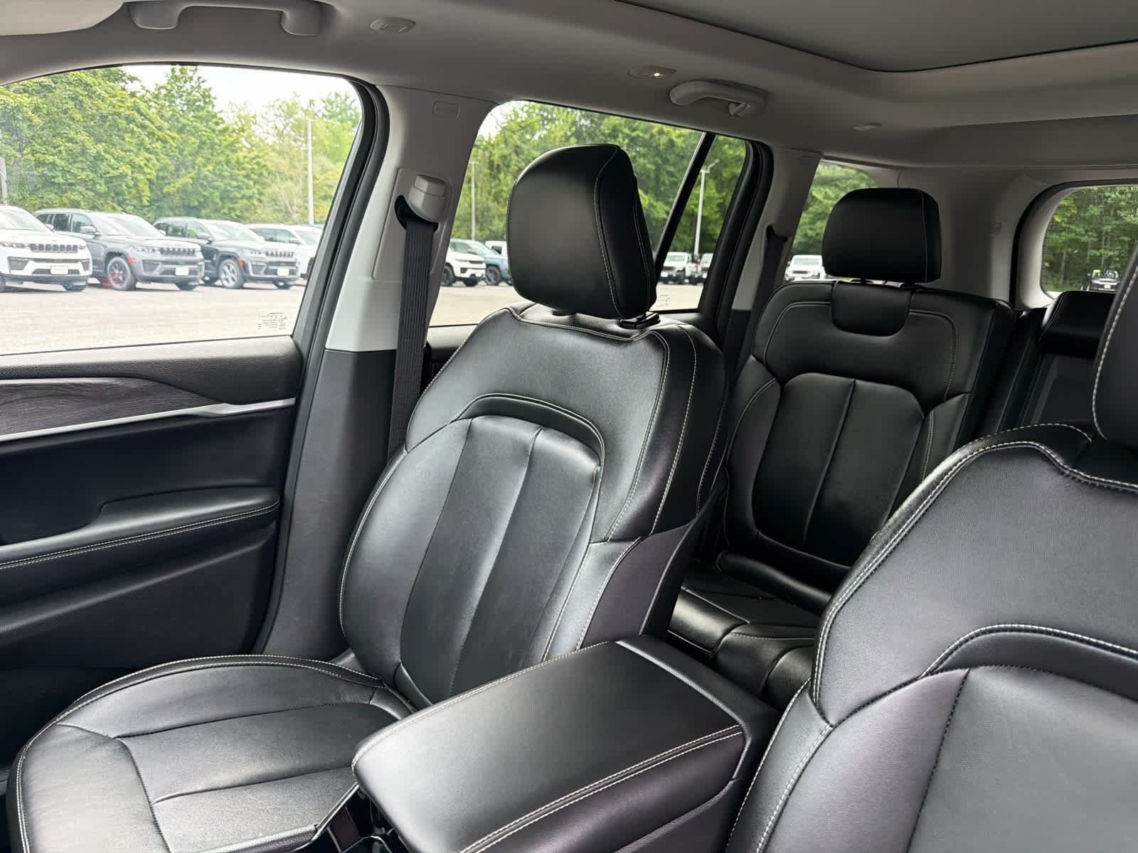 Used 2023 Jeep Grand Cherokee 4WD 4xe image 19