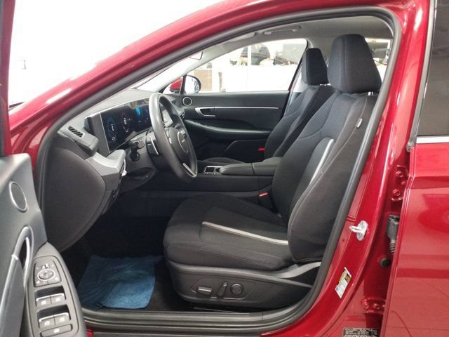 Used 2025 Hyundai Sonata SEL FWD image 12