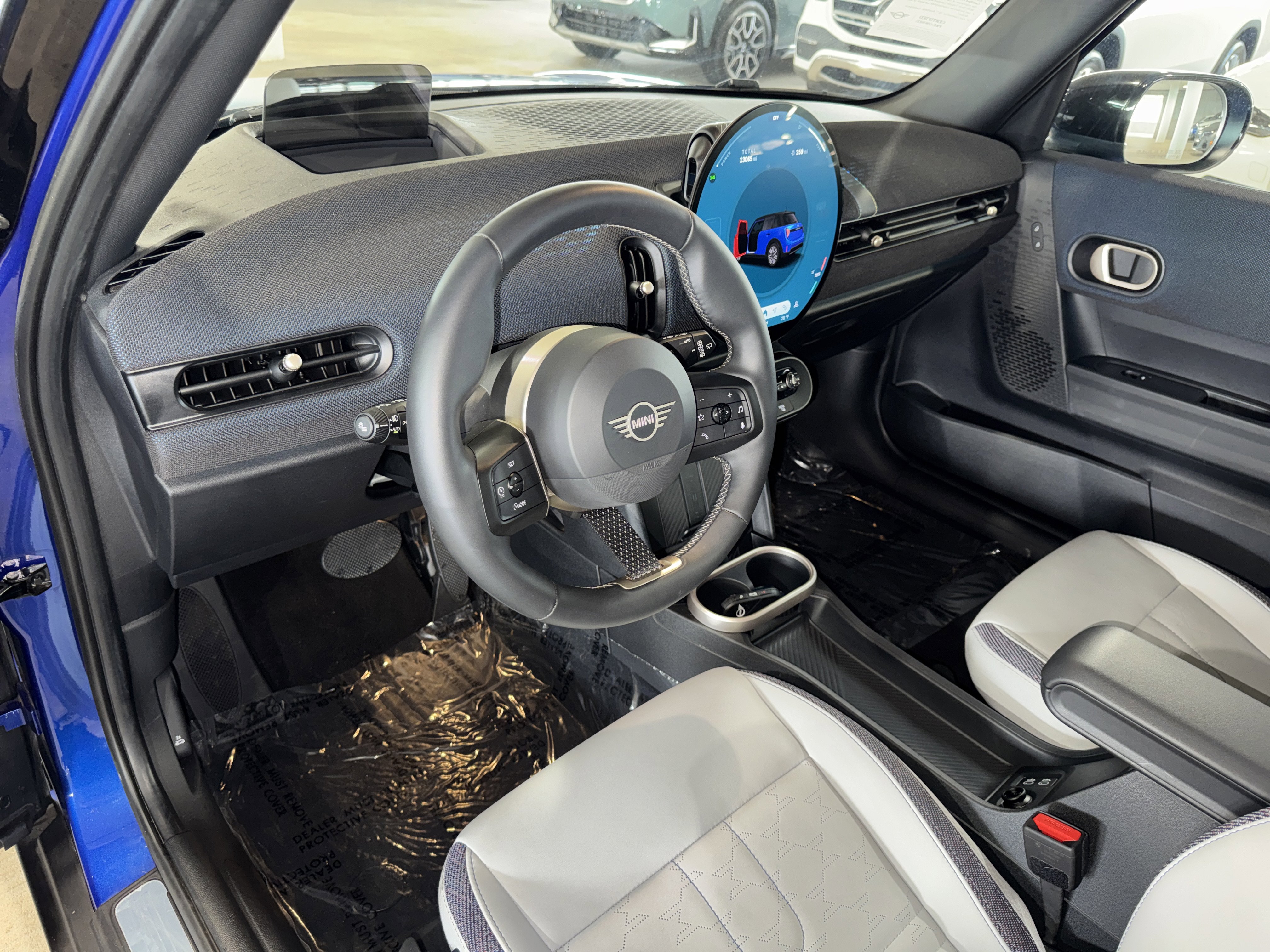Used 2025 MINI Cooper 4-Door Hardtop FWD image 19