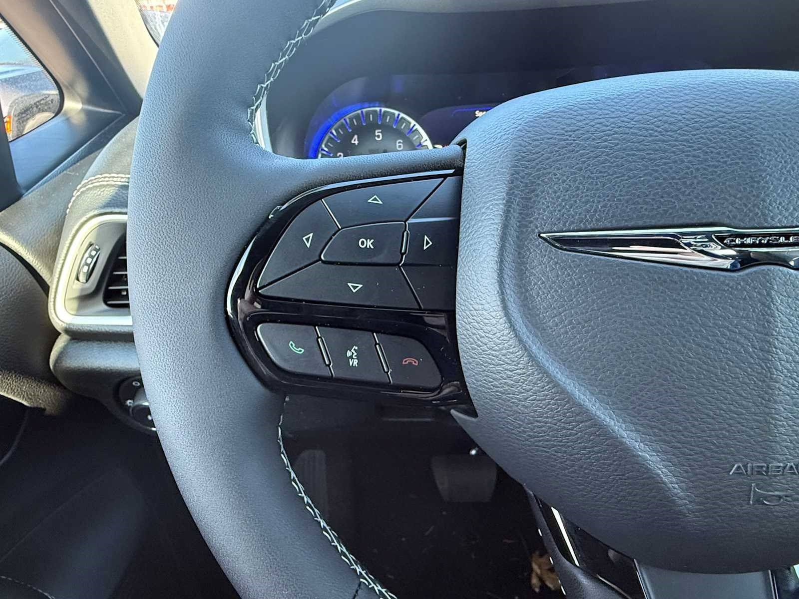 New 2026 Chrysler Pacifica Select w/ S Appearance Package FWD image 7