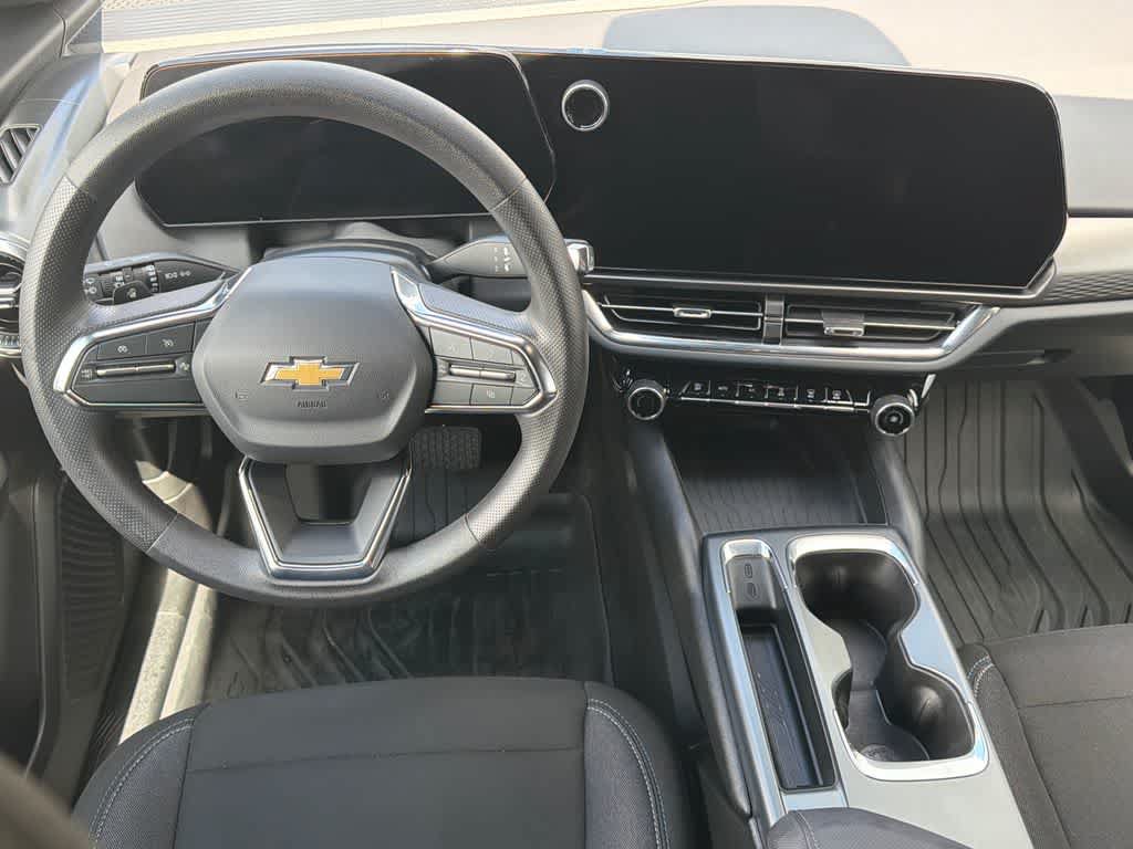 Used 2026 Chevrolet Equinox EV LT FWD image 19