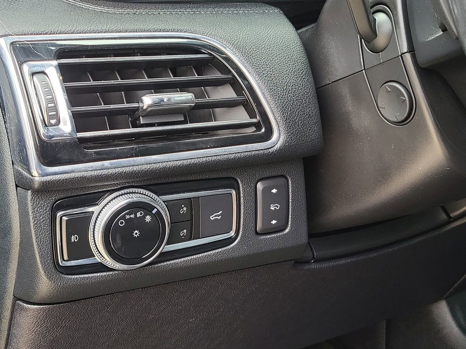 Used 2020 Lincoln Navigator L Reserve w/ Equipment Group 208A Reserve AWD/4WD image 18