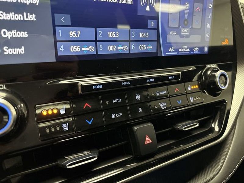 Used 2021 Toyota Highlander Limited AWD/4WD image 43
