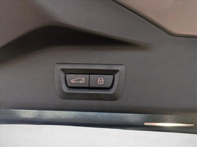 Used 2025 BMW X5 xDrive50e w/ M Sport Package image 7