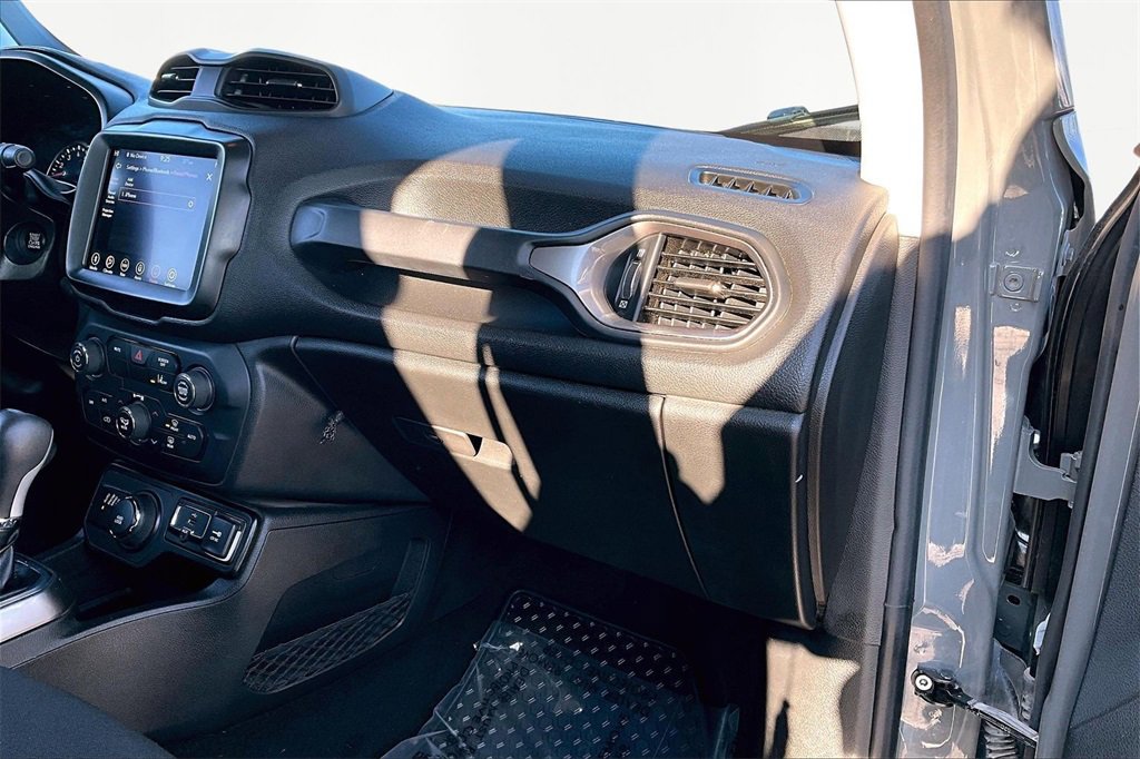 Used 2022 Jeep Renegade Latitude image 17