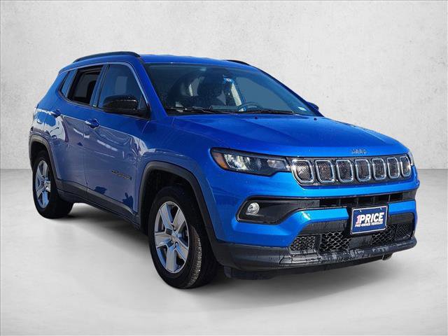 Used 2022 Jeep Compass Latitude image 3