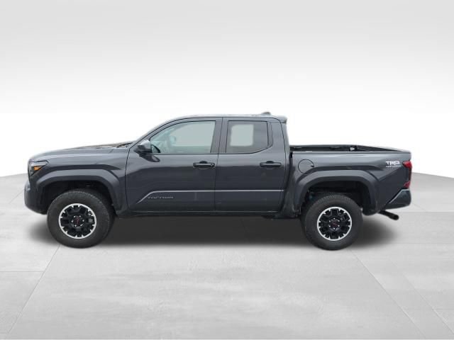 Used 2025 Toyota Tacoma TRD Off-Road image 3
