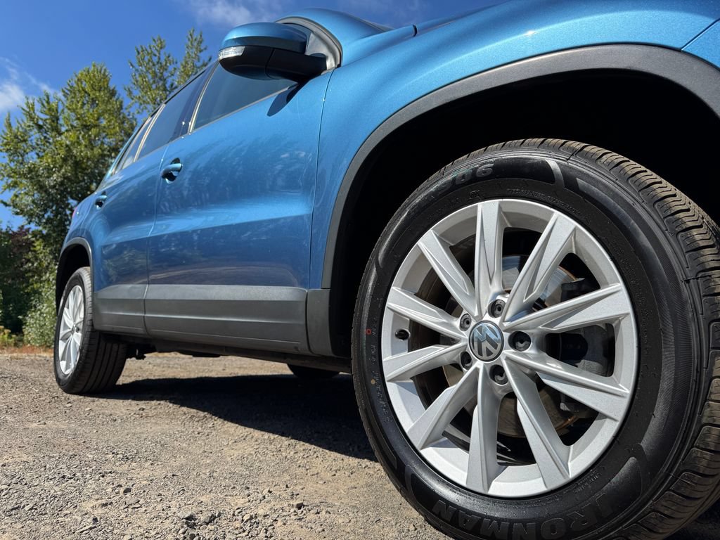 Used 2017 Volkswagen Tiguan Limited w/ Alloy Wheels Package AWD/4WD image 42
