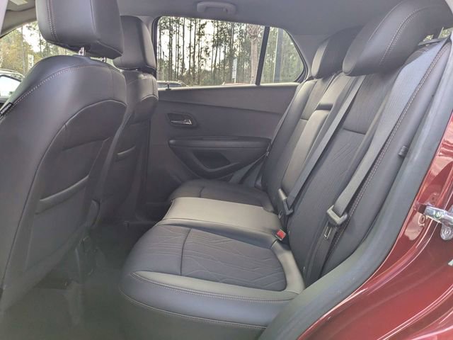 Used 2022 Chevrolet Trax LT w/ LT Convenience Package image 13