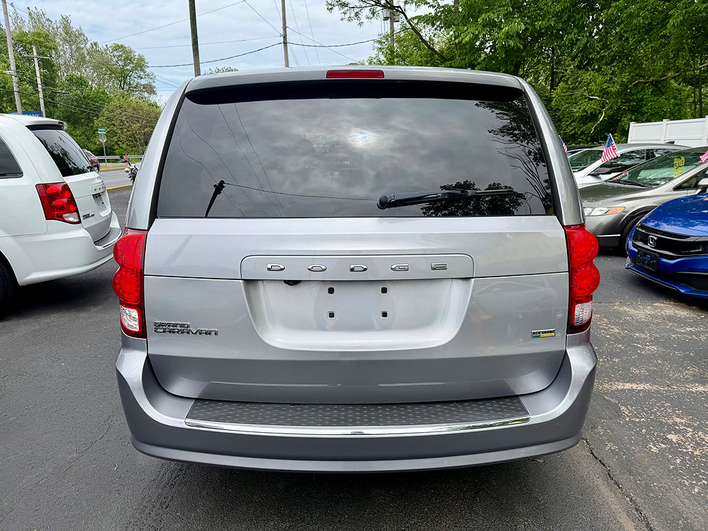 Used 2019 Dodge Grand Caravan SE w/ UConnect Hands-Free Group FWD image 8